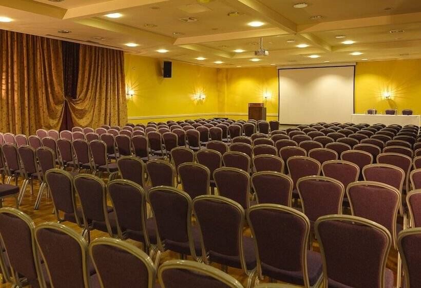 酒店 Cavan Crystal