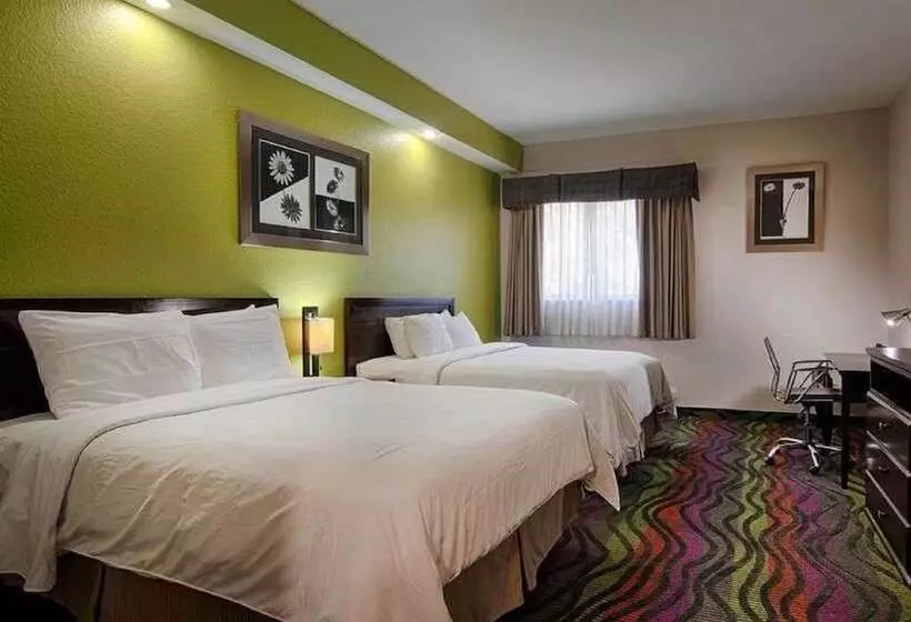 ホテル Days Inn & Suites By Wyndham Bonita Springs North Naples