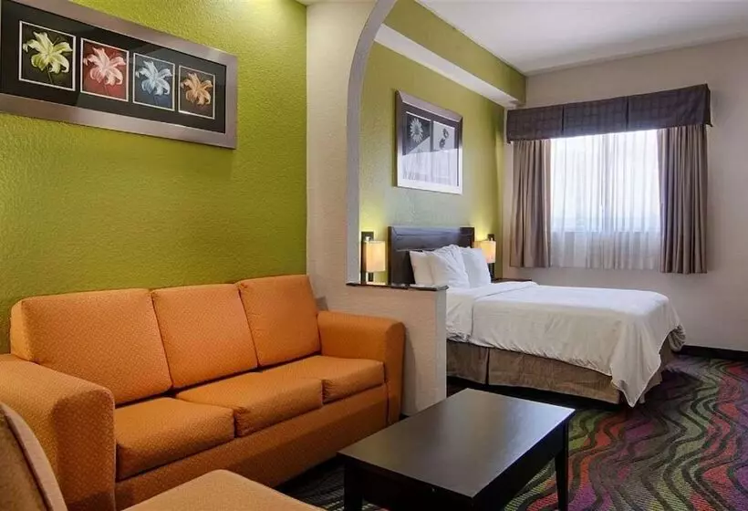 ホテル Days Inn & Suites By Wyndham Bonita Springs North Naples