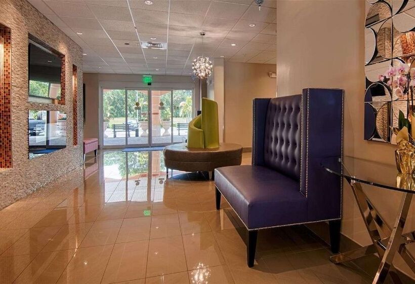 酒店 Days Inn & Suites By Wyndham Bonita Springs North Naples