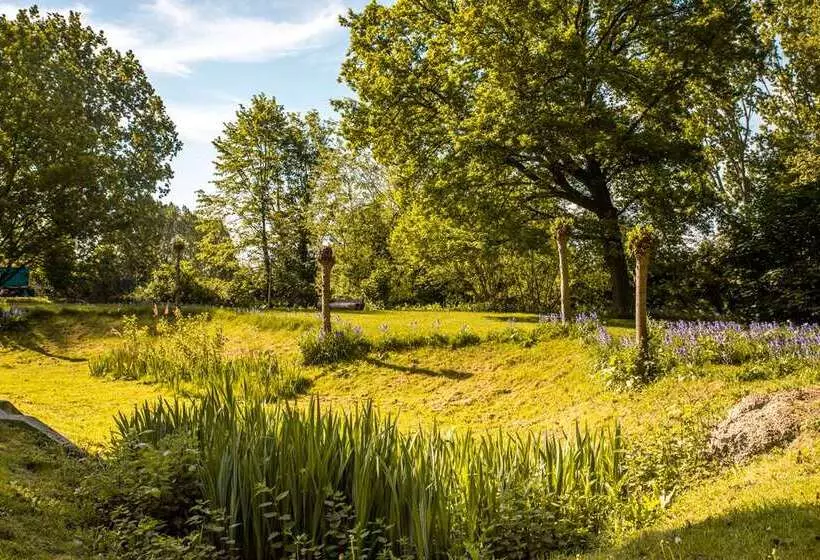 Отель Hilton London Heathrow Airport Terminal 5