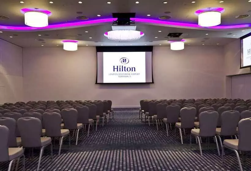 Отель Hilton London Heathrow Airport Terminal 5