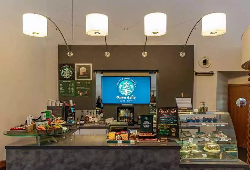 Отель Hilton London Heathrow Airport Terminal 5