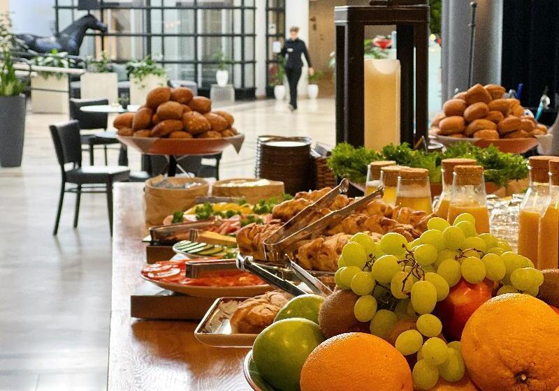 فندق Solna Park &