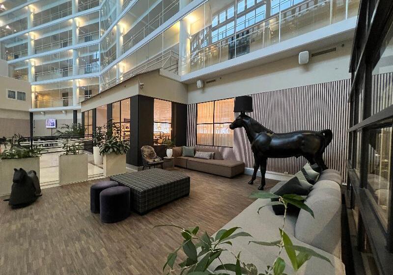 فندق Solna Park &