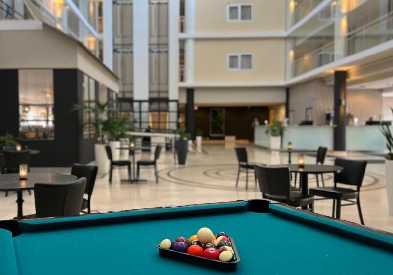 فندق Solna Park &