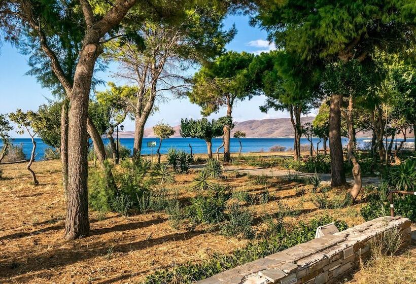 Отель Karystion