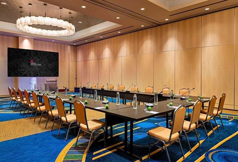 فندق Marriott Montreal Airport In Terminal