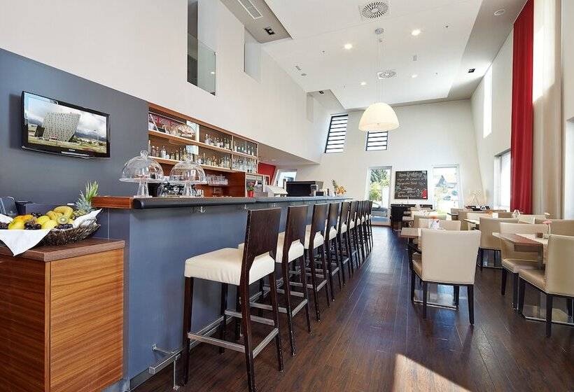 בית מלון כפרי Hilton Garden Inn Innsbruck Tivoli