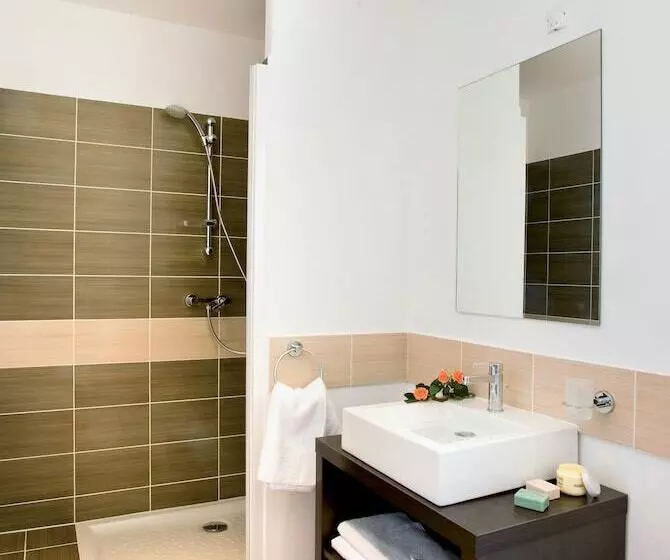 Lagrange Vacances Le Clos Savornin