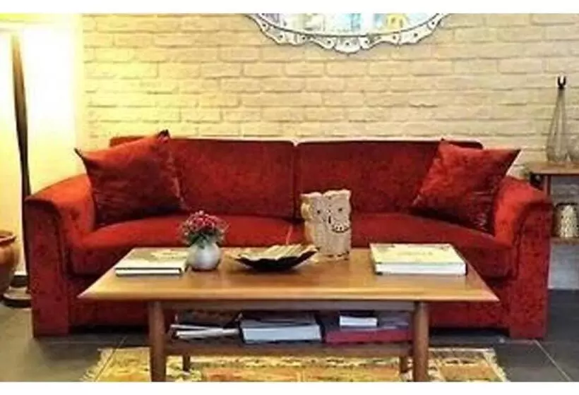 Three Apples Suites And