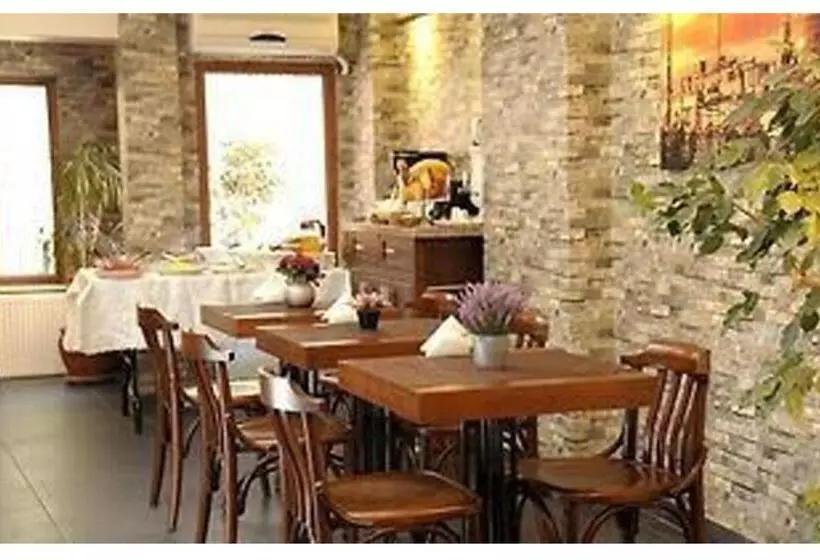 Three Apples Suites And