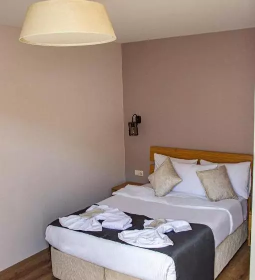 Three Apples Suites And