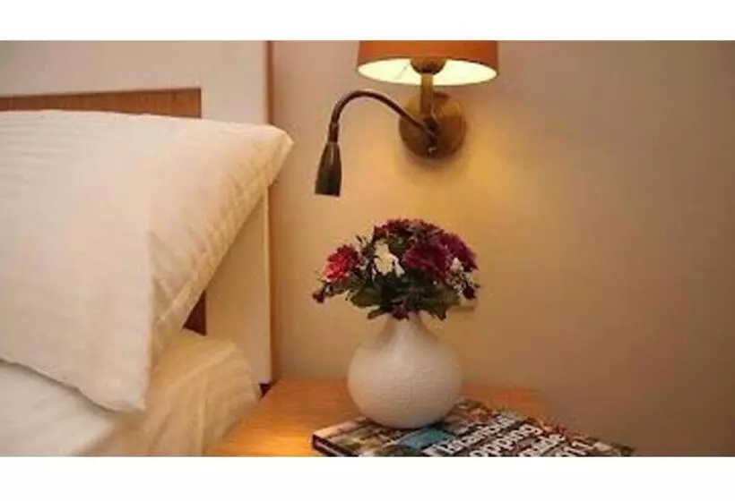 Three Apples Suites And