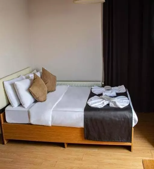 Three Apples Suites And