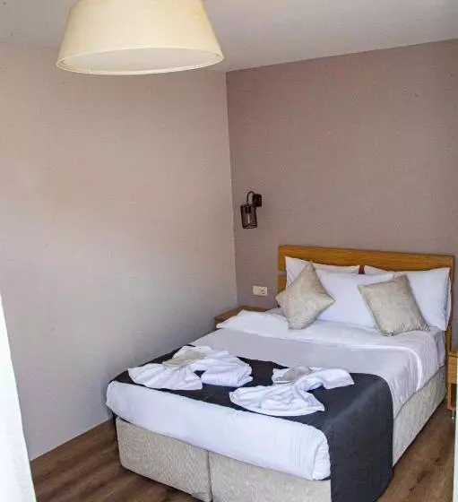 Three Apples Suites And