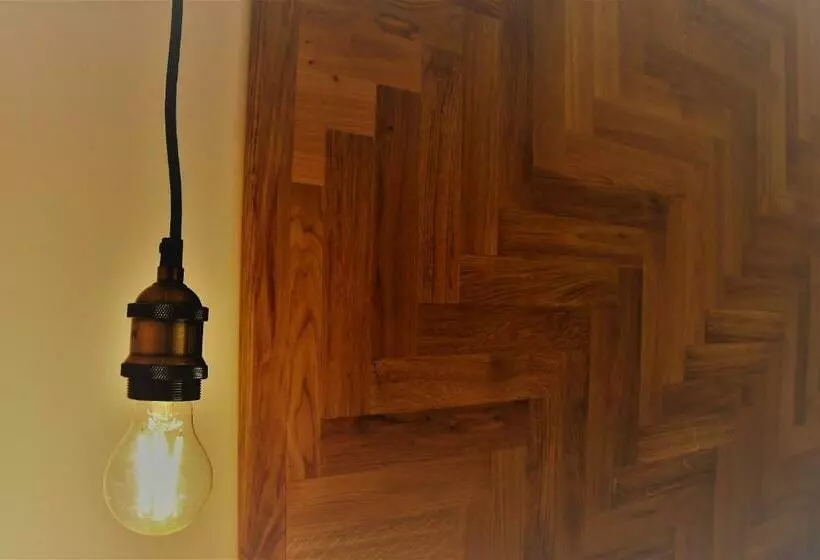 تختخواب و صبحانه Cardeto Suites