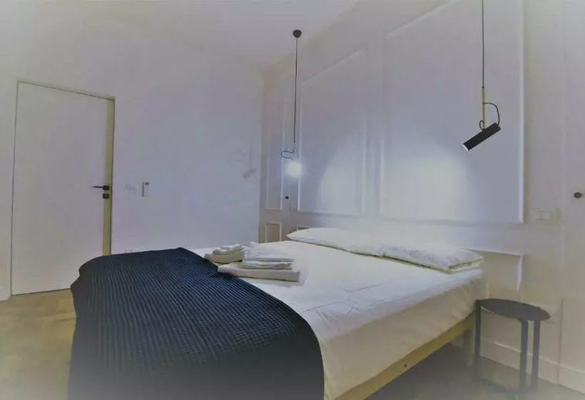 تختخواب و صبحانه Cardeto Suites