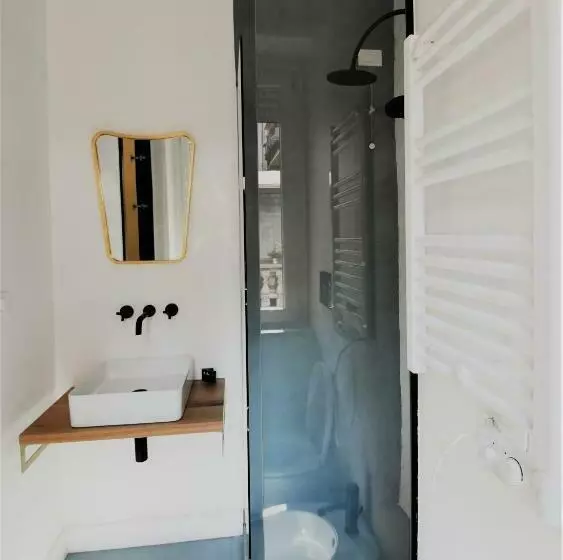 تختخواب و صبحانه Cardeto Suites