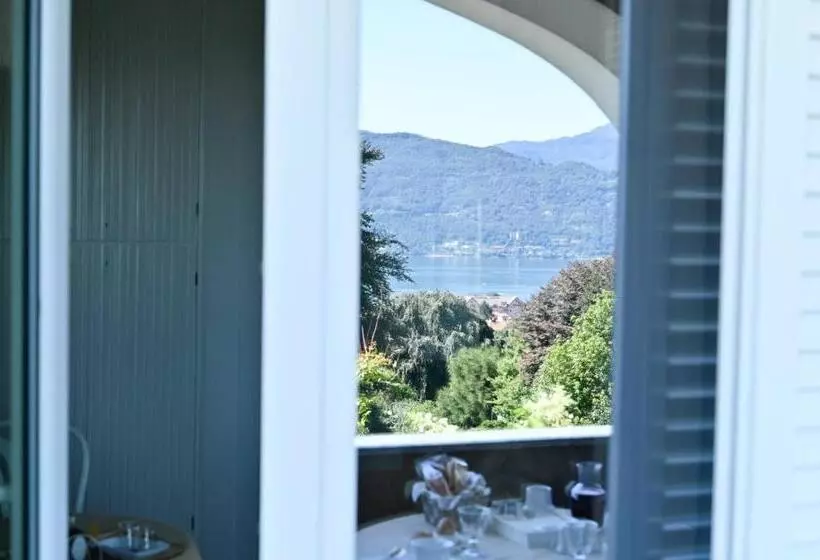 تختخواب و صبحانه Madame Canard