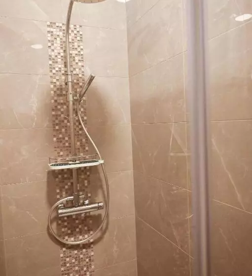 تختخواب و صبحانه Madame Canard