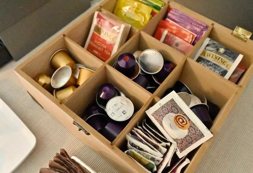 تختخواب و صبحانه Madame Canard