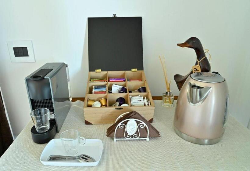 تختخواب و صبحانه Madame Canard