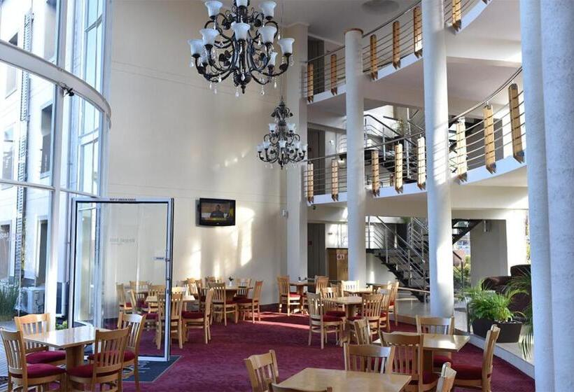 בית מלון כפרי Regal Inn Pmburg