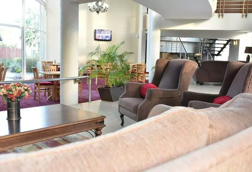 هتل Regal Inn Pmburg