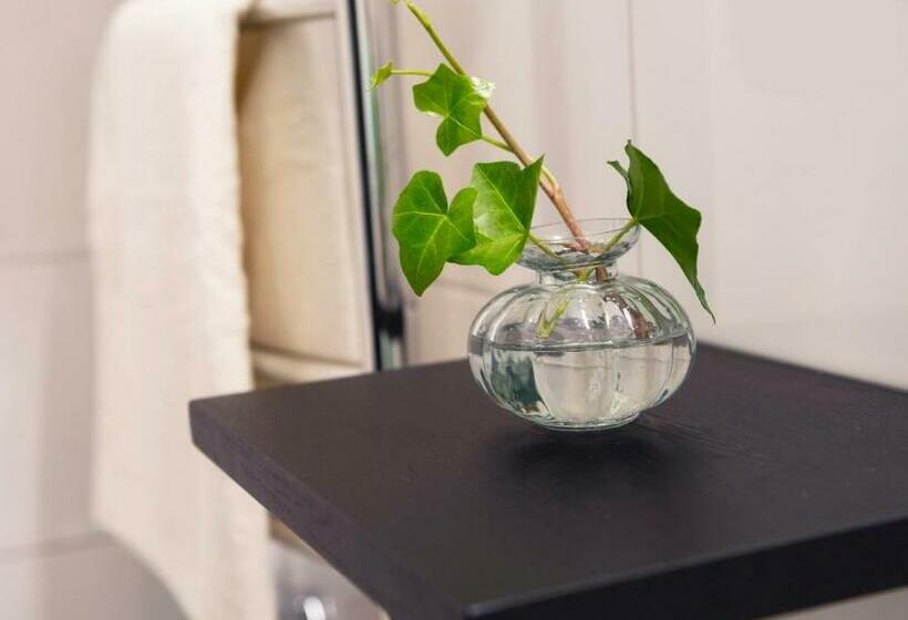 فندق Staykvick Boutique Hostel