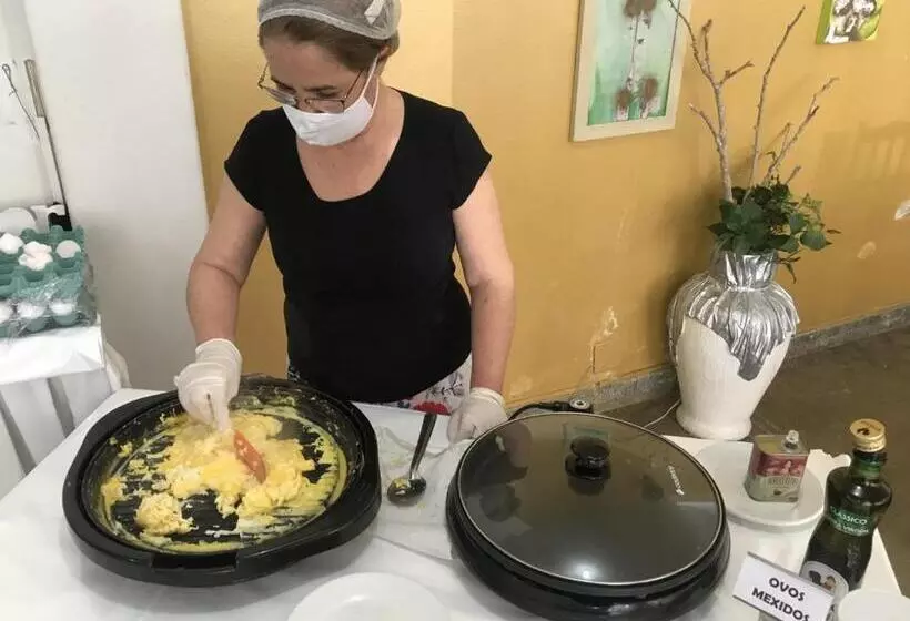 Hotelli Vitoria Garden