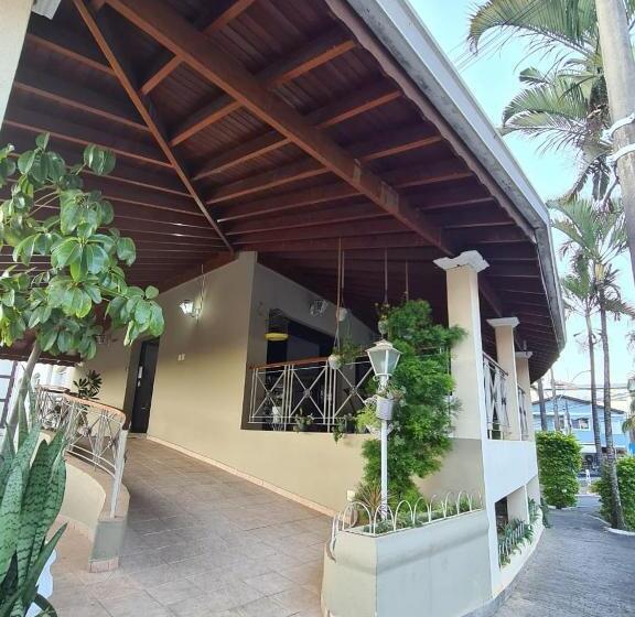 Hotel Vitoria Garden