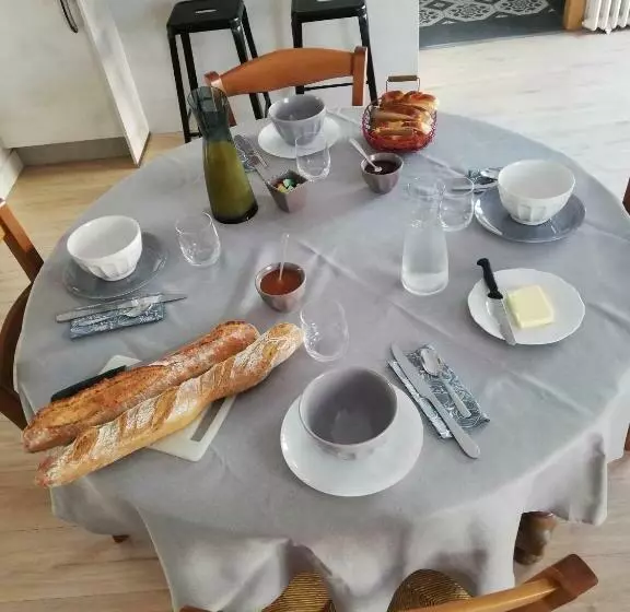 Aamiaismajoitus (B&B) Chambres D Hôtes Le Verrie Cosy