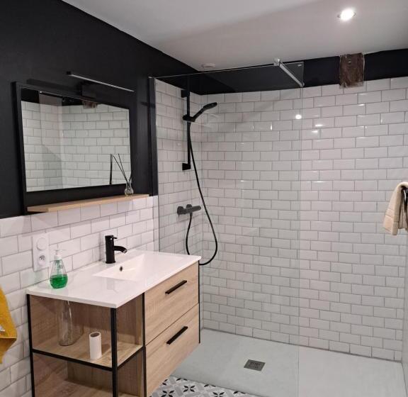 住宿加早餐  Chambres D Hôtes Le Verrie Cosy