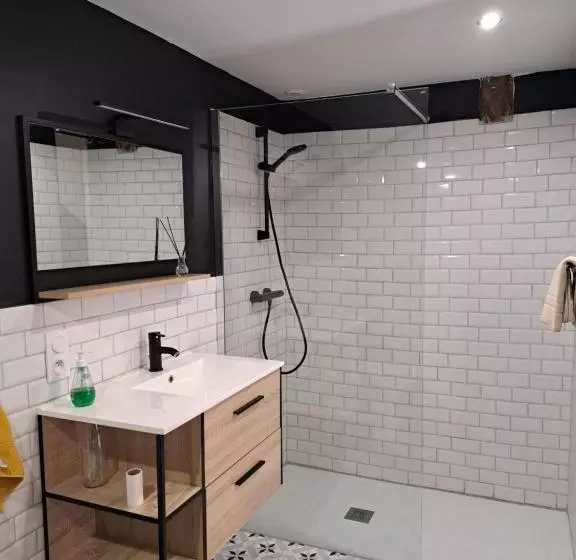 Aamiaismajoitus (B&B) Chambres D Hôtes Le Verrie Cosy