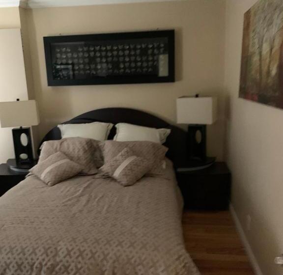 تختخواب و صبحانه Chez Danny