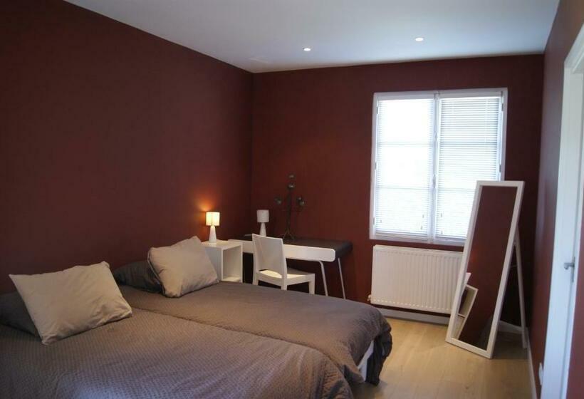 تختخواب و صبحانه Clos Des Jacobins