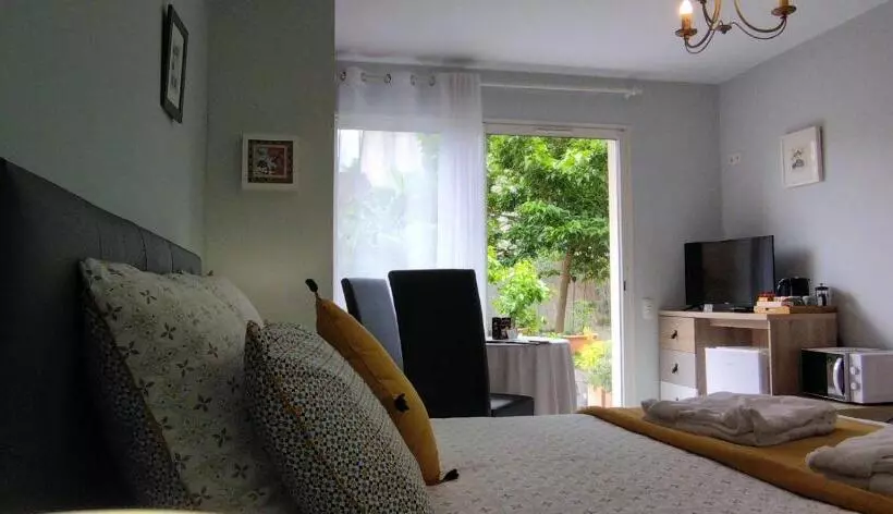 Aamiaismajoitus (B&B) Fleurs De Cosmos