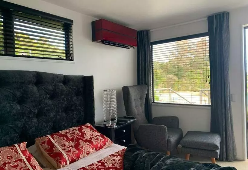 Aamiaismajoitus (B&B) Kaiteriteri Retreat