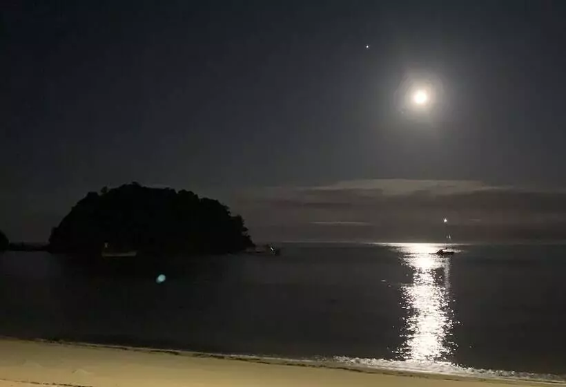 Aamiaismajoitus (B&B) Kaiteriteri Retreat