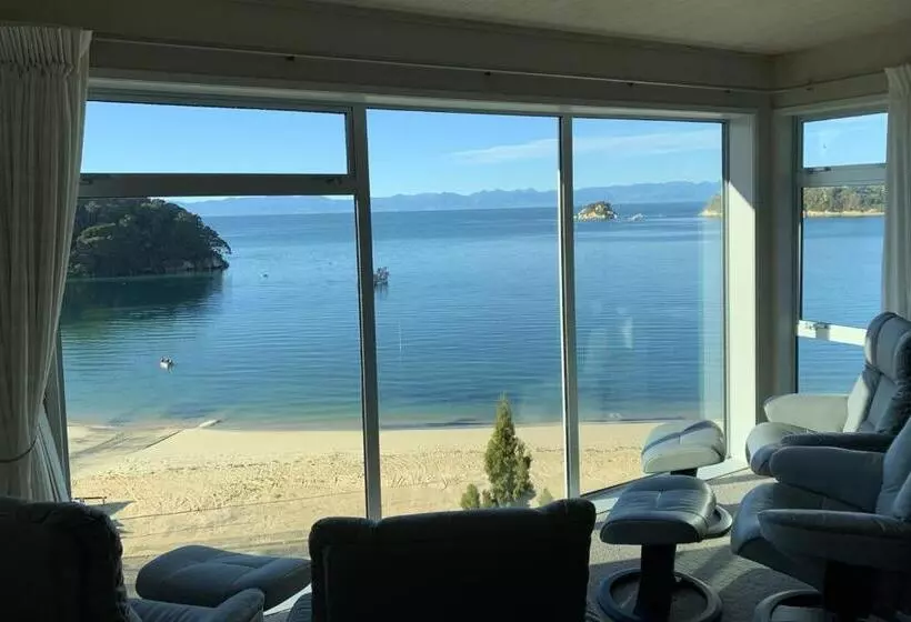 Aamiaismajoitus (B&B) Kaiteriteri Retreat