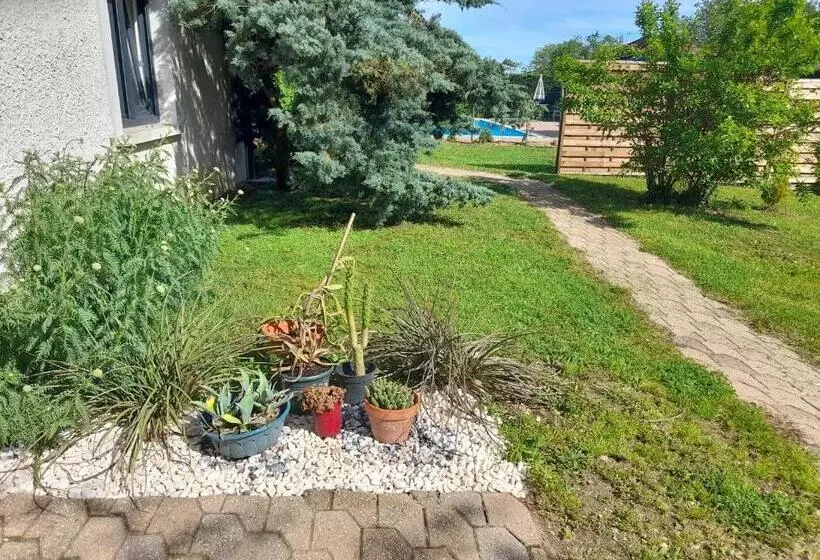 Aamiaismajoitus (B&B) La Maison Du Bonheur