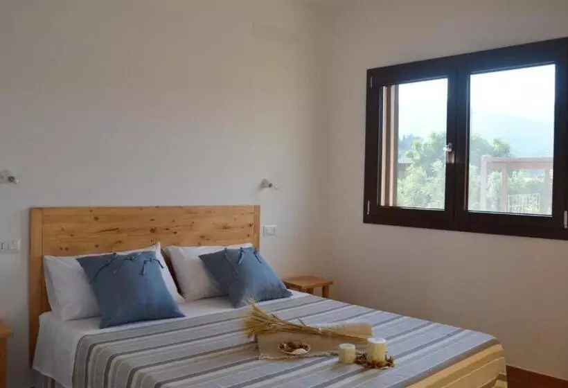 هتل Agriturismo Il Vecchio Mandorlo
