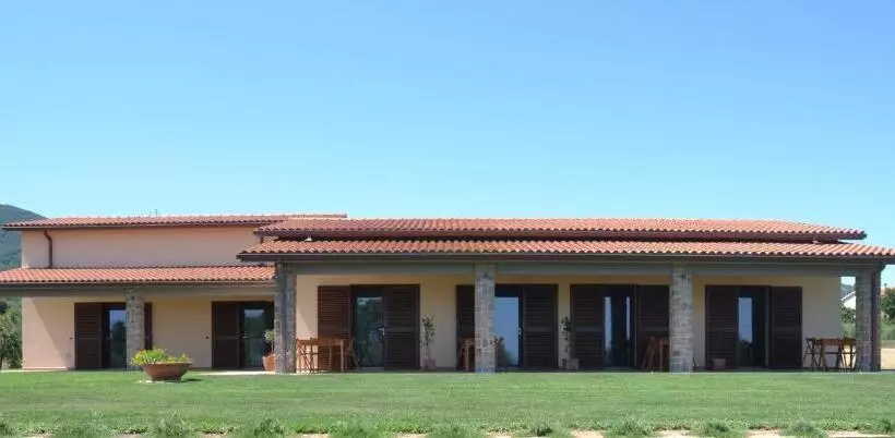 هتل Agriturismo Il Vecchio Mandorlo