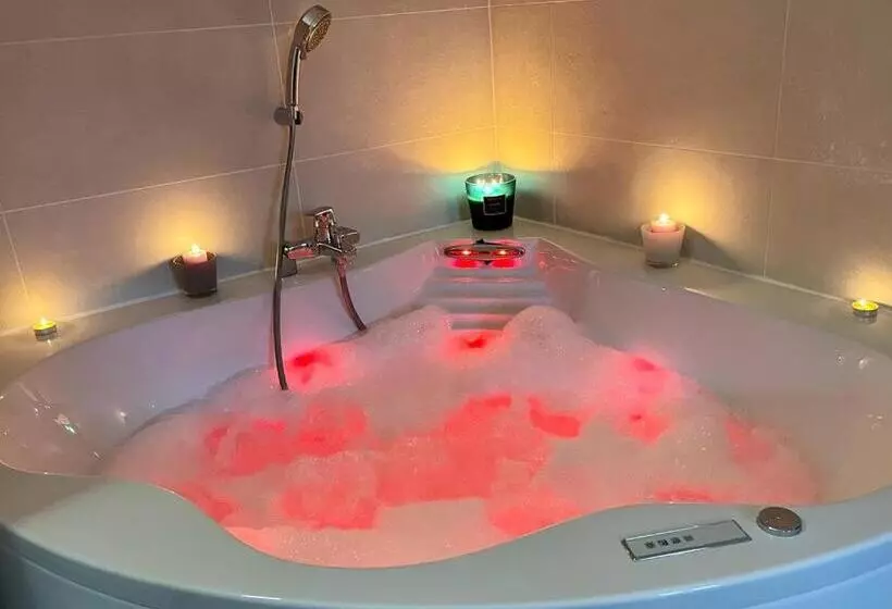 La Badine 5p Plage Piscine Clim Jacuzzi Parc Luxuriant