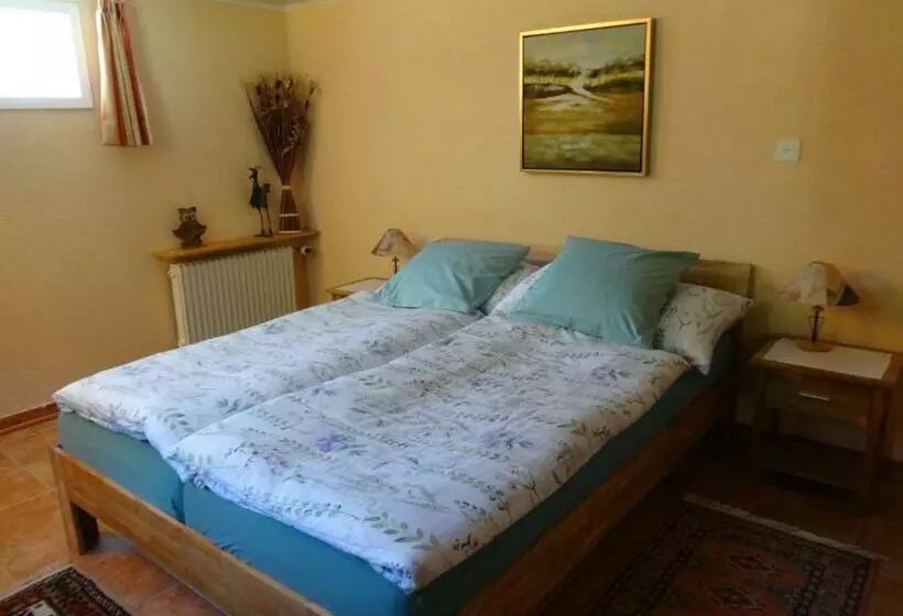 تختخواب و صبحانه Chambre D Hôtes La Choume