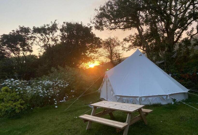 Granville House Apartments & Glamping Site