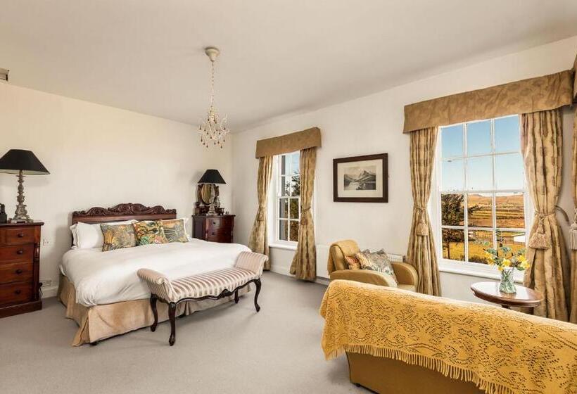 Granville House Apartments & Glamping Site