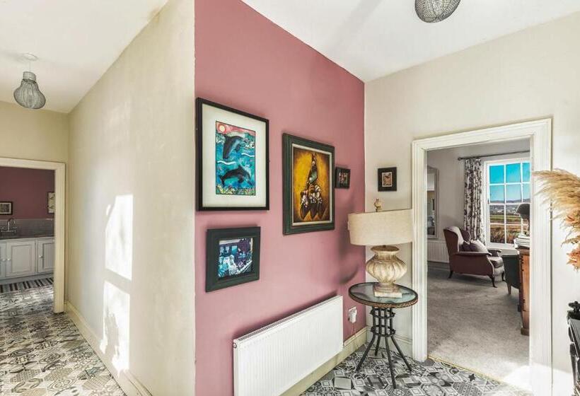 Granville House Apartments & Glamping Site