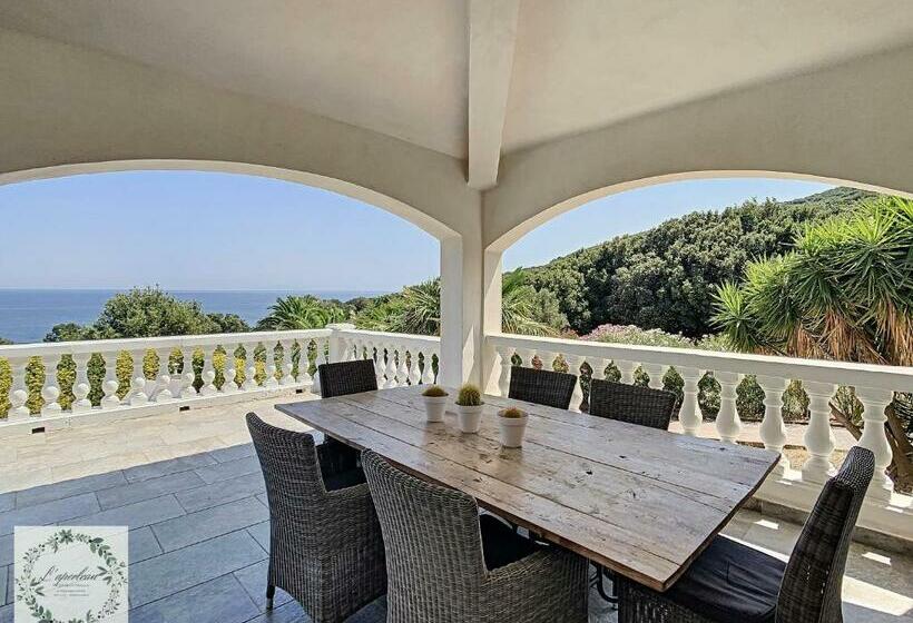 فندق Seaview Villa Marlau